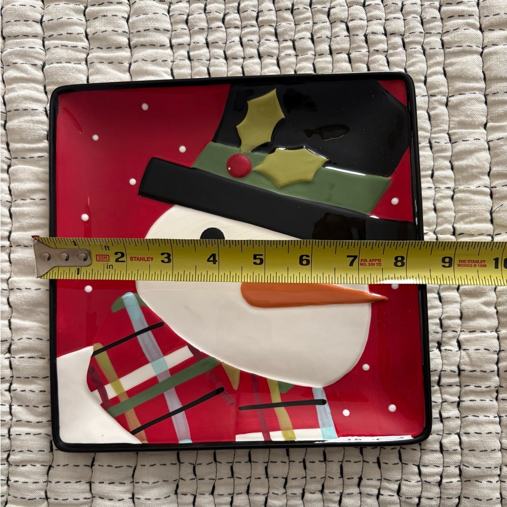 Bring on the holidays with these cheery Christmas  Dessert Plates - Set of 3 - Picture 3 of 7
